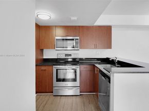 7090 NW 179th St 109, Hialeah FL 33015