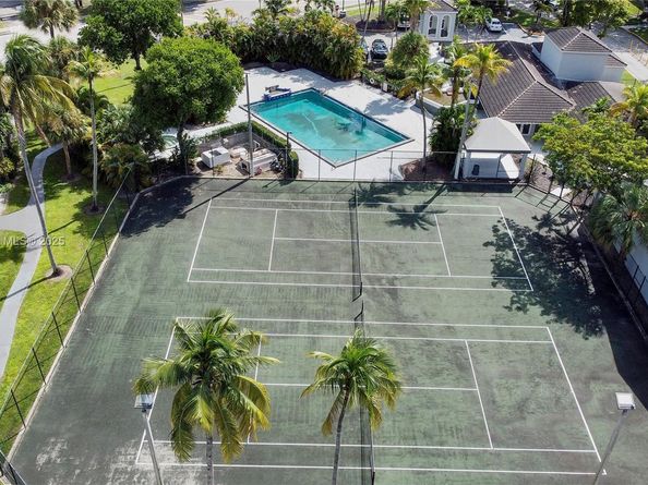 7090 NW 179th St 109, Hialeah FL 33015