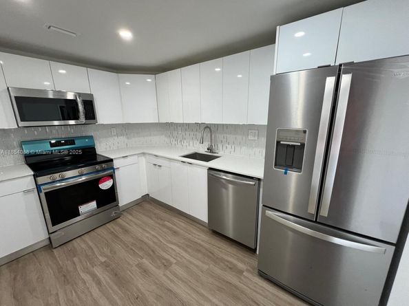 500 Bayview Dr 1120, Sunny Isles Beach FL 33160