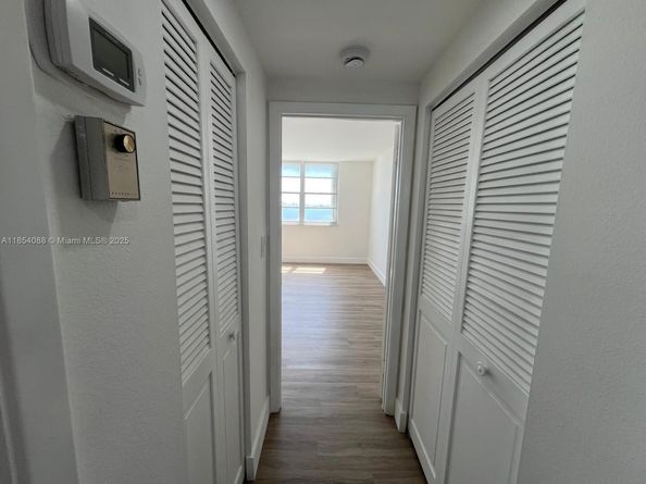500 Bayview Dr 1120, Sunny Isles Beach FL 33160