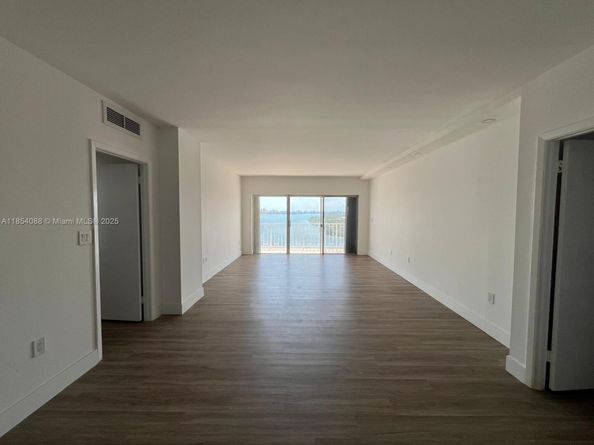 500 Bayview Dr 1120, Sunny Isles Beach FL 33160