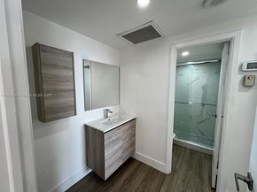 500 Bayview Dr 1120, Sunny Isles Beach FL 33160