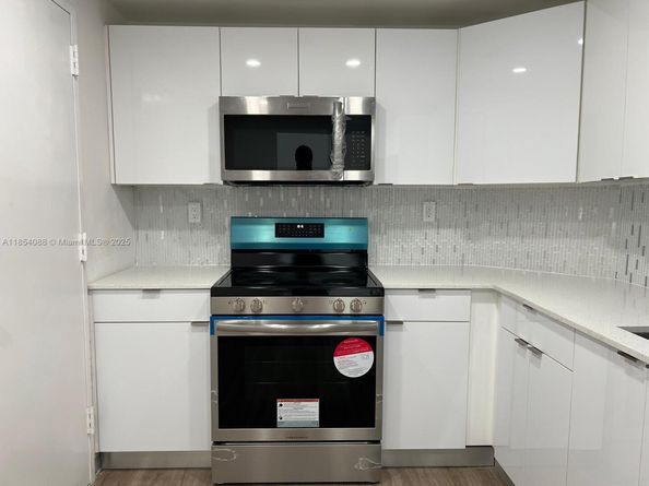 500 Bayview Dr 1120, Sunny Isles Beach FL 33160
