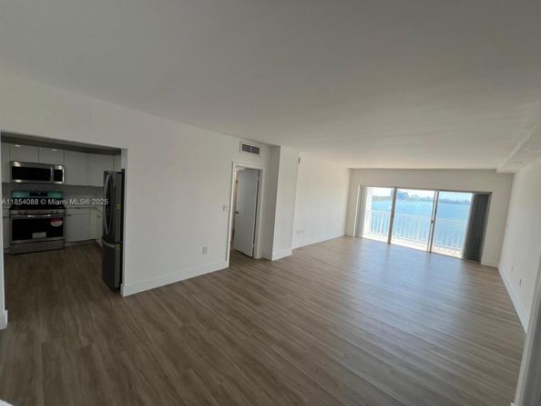 500 Bayview Dr 1120, Sunny Isles Beach FL 33160