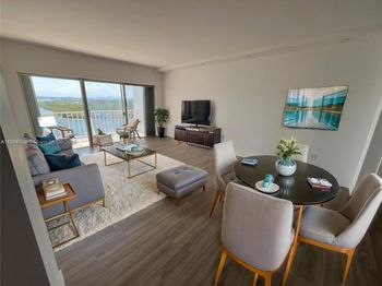 500 Bayview Dr