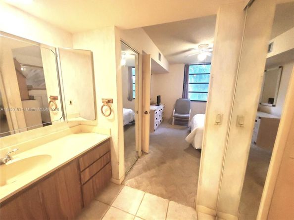 1705 Whitehall Dr 304, Davie FL 33324