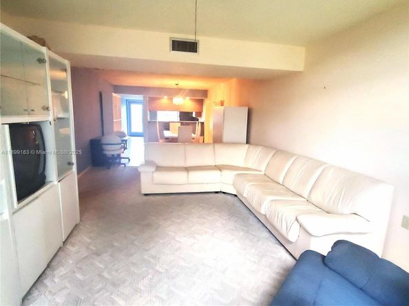 1705 Whitehall Dr 304, Davie FL 33324