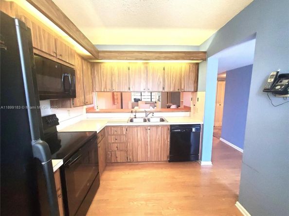1705 Whitehall Dr 304, Davie FL 33324