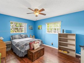 6520 SW 20th St, Plantation FL 33317