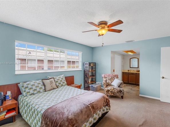 6520 SW 20th St, Plantation FL 33317