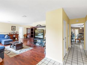 6520 SW 20th St, Plantation FL 33317