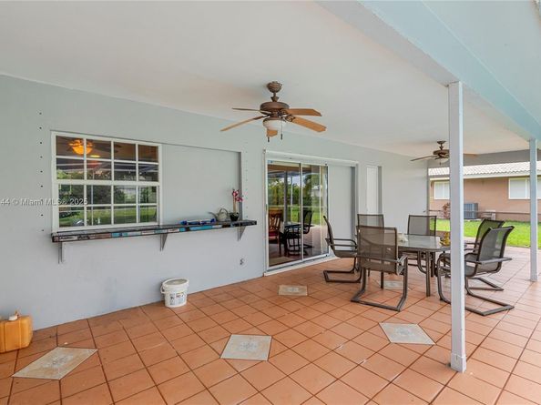 6520 SW 20th St, Plantation FL 33317