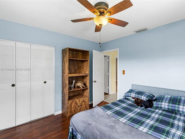 6520 SW 20th St, Plantation FL 33317