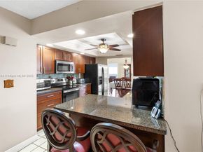 6520 SW 20th St, Plantation FL 33317