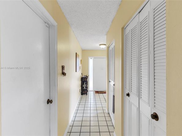 6520 SW 20th St, Plantation FL 33317