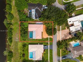 6520 SW 20th St, Plantation FL 33317