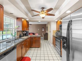 6520 SW 20th St, Plantation FL 33317