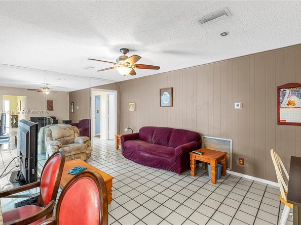 6520 SW 20th St, Plantation FL 33317