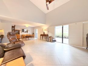 205 Bonnie Brae Way 33, Hollywood FL 33021