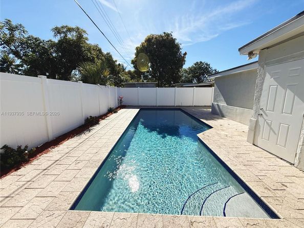 3570 NW 36th Ave, Lauderdale Lakes FL 33309