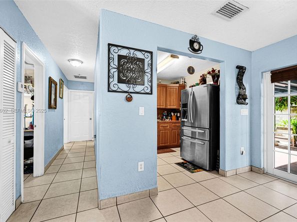 4020 E 10th Ave, Hialeah FL 33013