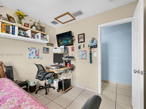 4020 E 10th Ave, Hialeah FL 33013