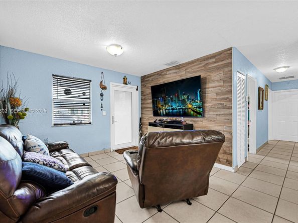 4020 E 10th Ave, Hialeah FL 33013