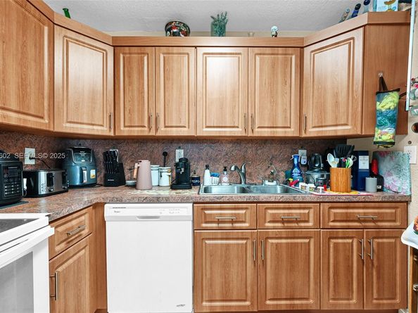 4020 E 10th Ave, Hialeah FL 33013