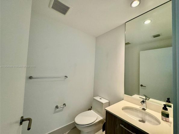 501 NE 31st St 2903, Miami FL 33137