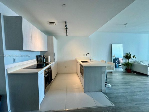 501 NE 31st St 2903, Miami FL 33137