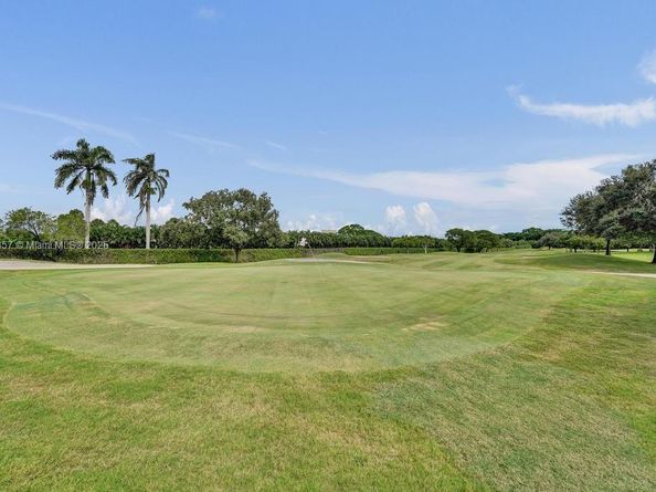 1502 Whitehall Dr 305, Davie FL 33324