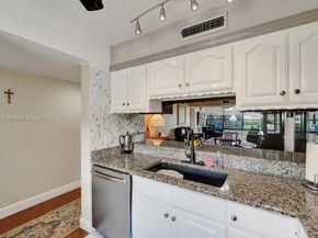 1502 Whitehall Dr 305, Davie FL 33324