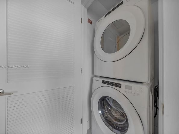 159 NE 6th St 4007, Miami FL 33132