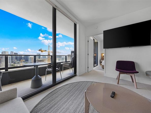 159 NE 6th St 4007, Miami FL 33132