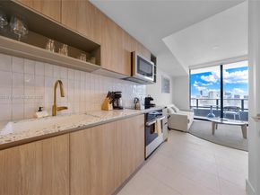 159 NE 6th St 4007, Miami FL 33132