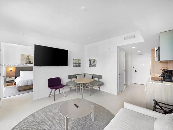 159 NE 6th St 4007, Miami FL 33132