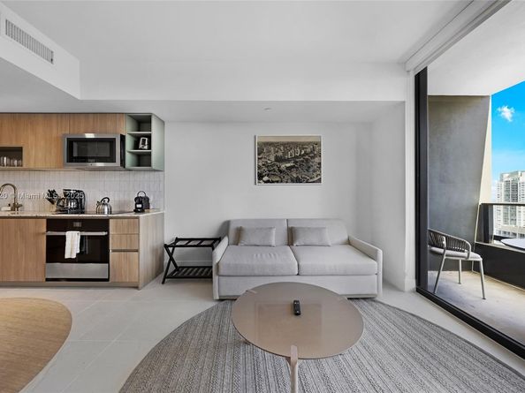 159 NE 6th St 4007, Miami FL 33132