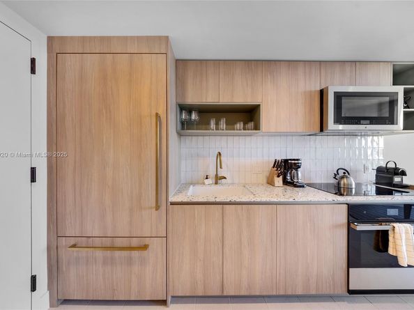 159 NE 6th St 4007, Miami FL 33132