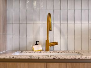 159 NE 6th St 4007, Miami FL 33132