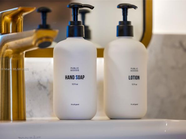 159 NE 6th St 4007, Miami FL 33132