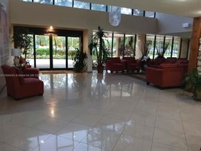 16325 Golf Club Rd 102, Weston FL 33326