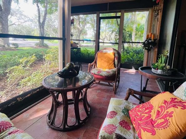 16325 Golf Club Rd 102, Weston FL 33326