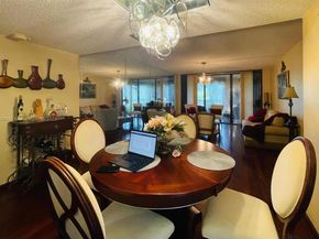 16325 Golf Club Rd 102, Weston FL 33326