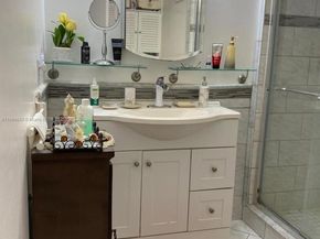 16325 Golf Club Rd 102, Weston FL 33326