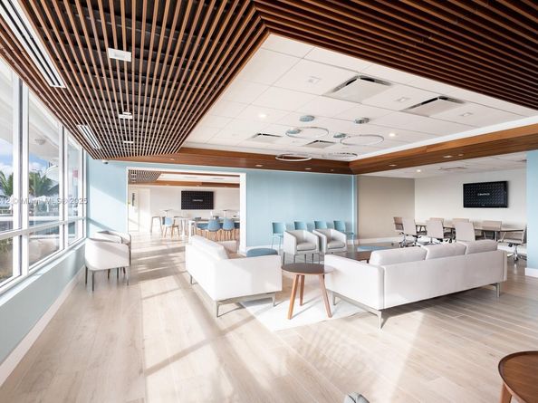 1800 Sunset Harbour Dr 2203, Miami Beach FL 33139