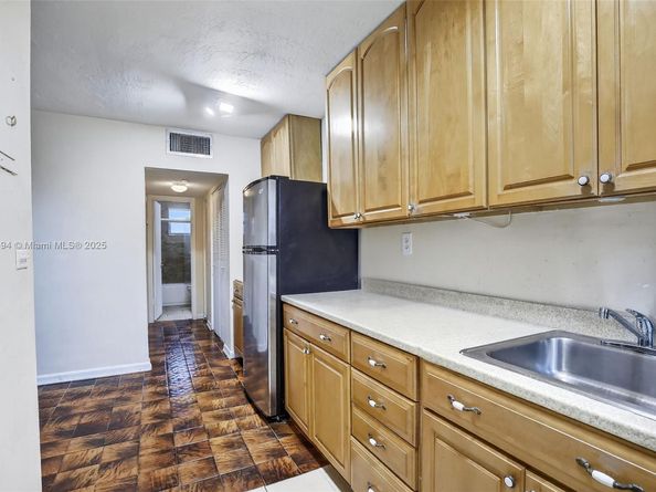 13655 NE 10th Ave 308, North Miami FL 33161