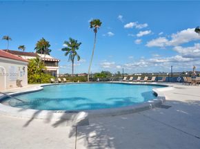 20120 NE 3rd Ct 8, Miami FL 33179