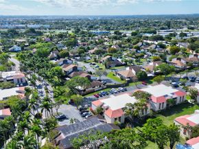 20120 NE 3rd Ct 8, Miami FL 33179