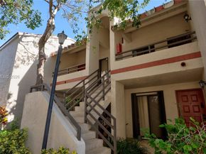 20120 NE 3rd Ct 8, Miami FL 33179
