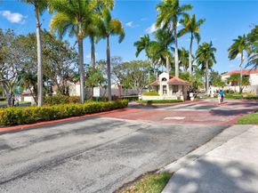 20120 NE 3rd Ct 8, Miami FL 33179